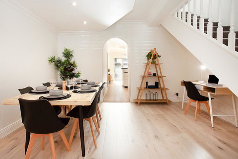 THE RENWICK - Hosted By: L'Abode Accommodation - Hervey Bay Accommodation 3