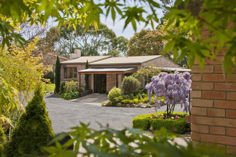 The Shingles Riverside Cottages - Hervey Bay Accommodation 0