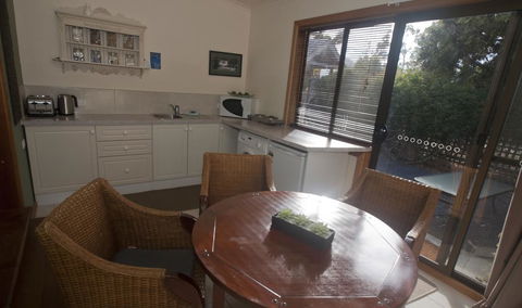 The Shingles Riverside Cottages - Hervey Bay Accommodation 2