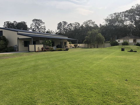 The Shouse - Tourism Hervey Bay 0