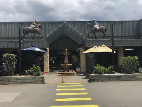 The Sportsman's Hotel - Hervey Bay Accommodation 0