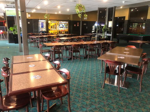 The Sportsman's Hotel - Hervey Bay Accommodation 3