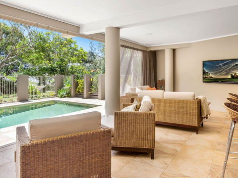 The Stanwell Beach Glass House - Beach & Pool - Tourism Hervey Bay 0