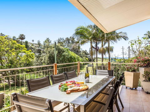 The Stanwell Beach Glass House - Beach & Pool - Tourism Hervey Bay 3