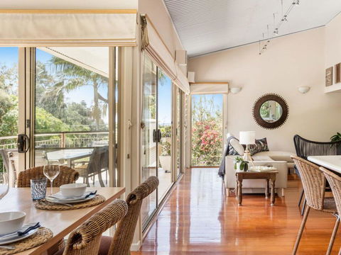 The Stanwell Beach Glass House - Beach & Pool - Tourism Hervey Bay 2