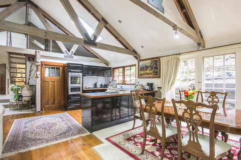 The Stone On The Hill - 3 Bedroom House - Hervey Bay Accommodation 2