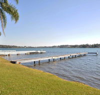 The Studio on the Lake  Fishing Point Lake Macquarie - honestly put the line in and catch fish - Hervey Bay Accommodation