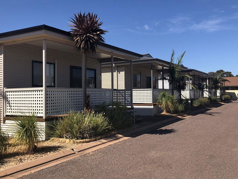 The Sundowner Cabin & Tourist Park - Tourism Hervey Bay 0
