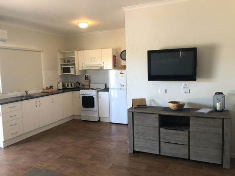 The Sundowner Cabin & Tourist Park - Tourism Hervey Bay 3