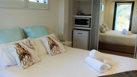 THE TIN SHED Couples Accommodation At Bay Of Fires - Hervey Bay Accommodation 3