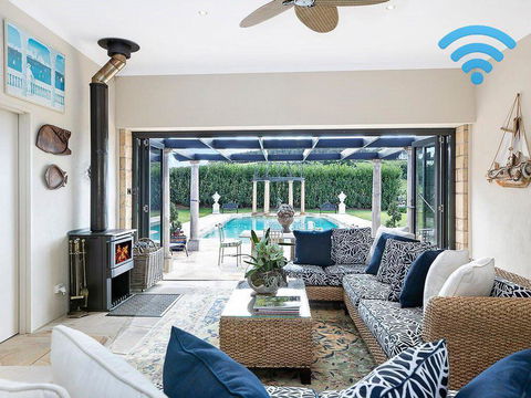 The Villa @ Linden Hall Highlands Luxury - Tourism Hervey Bay 0