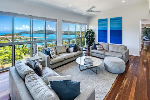 The Vue On Hamilton Island - Tourism Hervey Bay 1