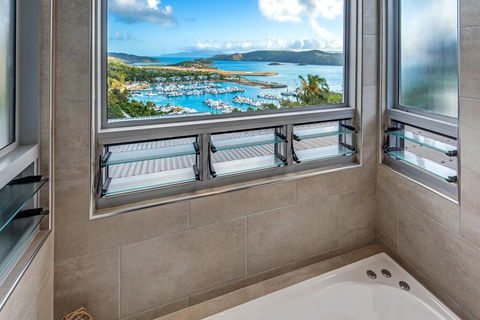 The Vue On Hamilton Island - Tourism Hervey Bay 3
