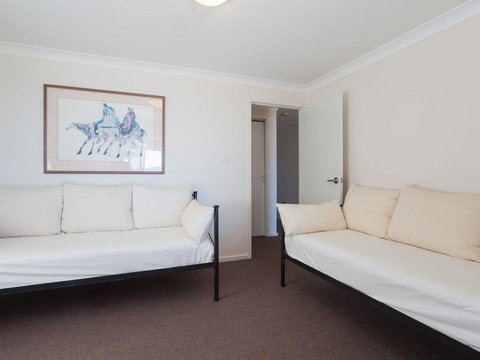 The Whale Watcher', 1/6 Birubi Lane - Waterfront Unit With Stunning Views, Level Access - Tourism Hervey Bay 1