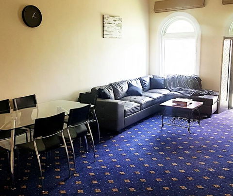 The Wharf Hotel - Hervey Bay Accommodation 1