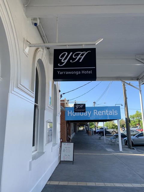 The Yarrawonga Hotel - Hervey Bay Accommodation 2