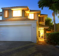 Theme Park HolidayTownhouse - Hervey Bay Accommodation
