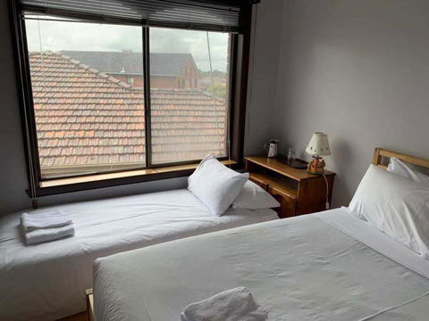 Thomastown Antique House Room 3 - Tourism Hervey Bay 0