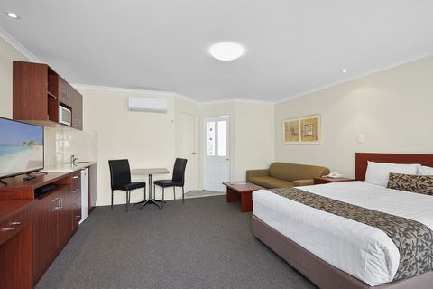 Thunderbird Motel Yass - Hervey Bay Accommodation 1