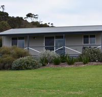 Tidal Dreaming Seaview Cottages - Hervey Bay Accommodation