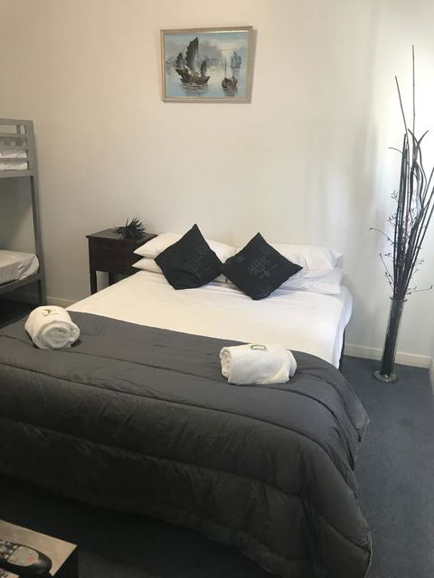 Tin Can Bay Budget Accommodation - Hervey Bay Accommodation 0