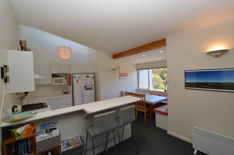 Tombarra 4B 2 - Hervey Bay Accommodation 2
