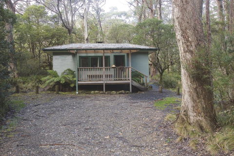 Toms Cabin - Tourism Hervey Bay 1