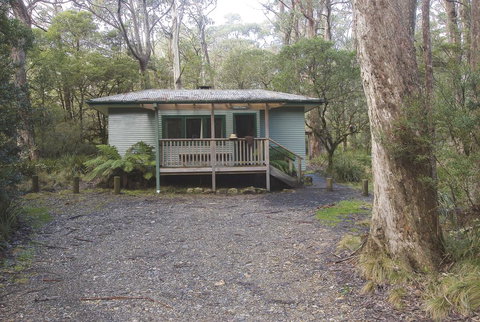Toms Cabin - Hervey Bay Accommodation 1