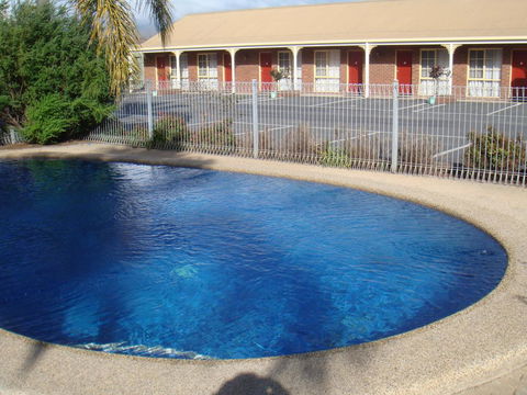 Top Of The Town Motel - Tourism Hervey Bay 1