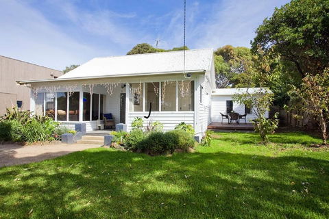 Torquay Retreats Aus - ThirtyOne Pride - Hervey Bay Accommodation 0