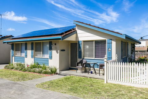 Torquay Retreats Aus- TwentyTwo Pride - Hervey Bay Accommodation 0