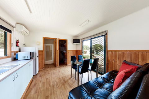 Torquay Foreshore Caravan Park - Hervey Bay Accommodation 1