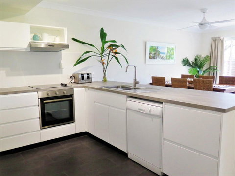 Tradewinds 3 - Hervey Bay Accommodation 1