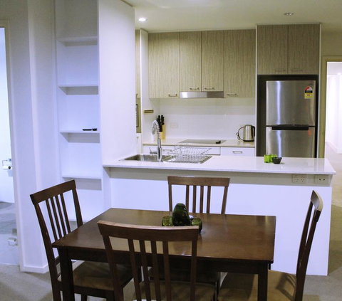 Tranquil, Relaxing Forrest Style Apartment - Braddon CBD - Hervey Bay Accommodation 1