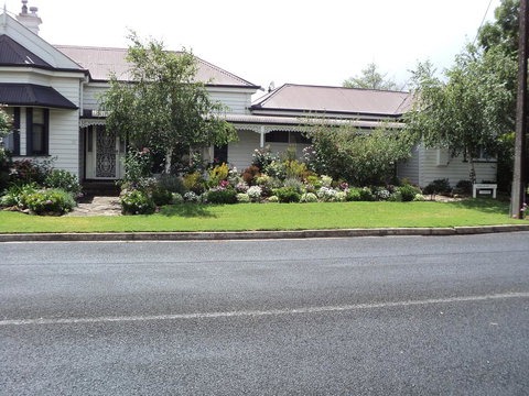 Travellers Rest B&B - Hervey Bay Accommodation 1