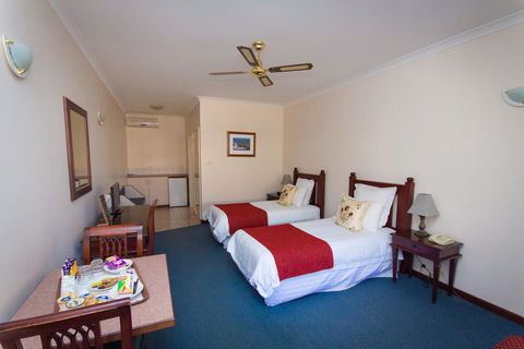 Tree Top Walk Motel - Tourism Hervey Bay 2
