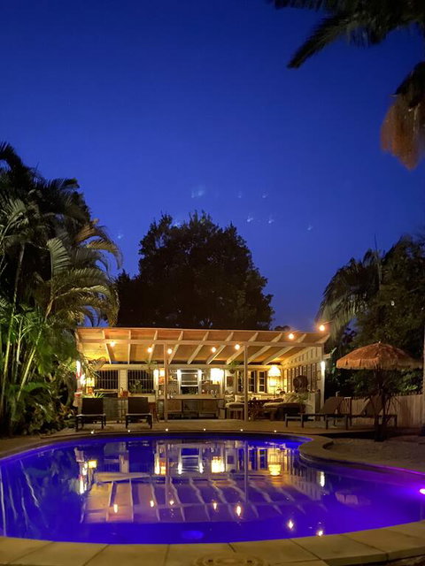 Treehouse On Plantation - Hervey Bay Accommodation 3