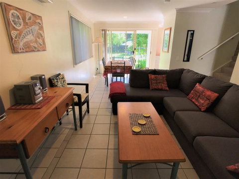 Treetops Lakeside Apartments - Hervey Bay Accommodation 2