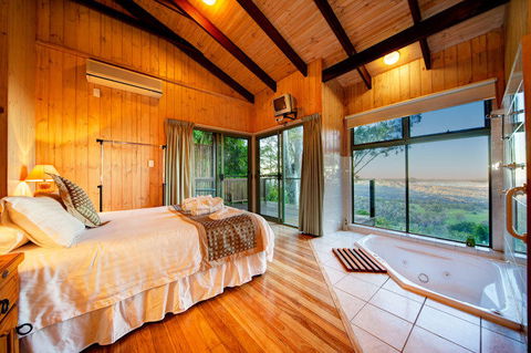 Treetops Seaview Montville - Hervey Bay Accommodation 3