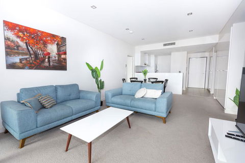 Trendy, Self Contained Inner City Apartment - Hervey Bay Accommodation 0