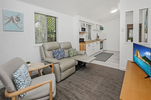Tropical On McKenzie MK1 - Hervey Bay Accommodation 0