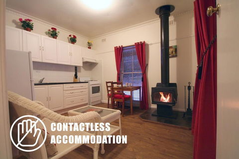 Tudor Cottages - Hervey Bay Accommodation 1