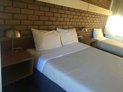 Tudor House Motel - Hervey Bay Accommodation 0