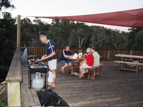 Tweed Valley Lodge - Hervey Bay Accommodation 3