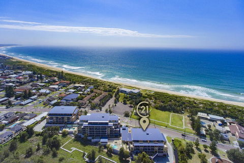 Twin Shores, Unit 113 - Tourism Hervey Bay 1
