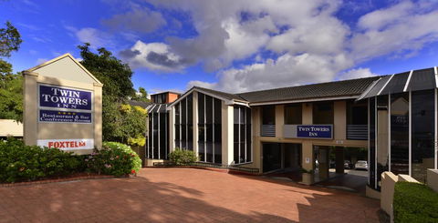 Twin Towers Inn - Tourism Hervey Bay 0