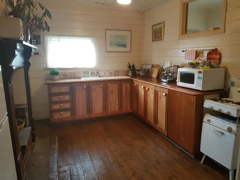 Twomey's Cottage - Hervey Bay Accommodation 3