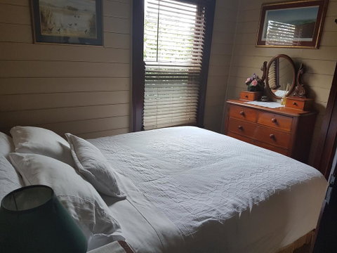 Twomey's Cottage - Hervey Bay Accommodation 0