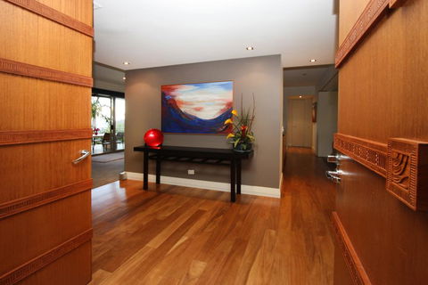 U 12 Santai - Tourism Hervey Bay 3