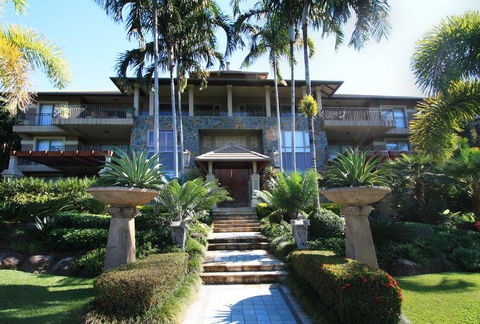 U 12 Santai - Tourism Hervey Bay 1